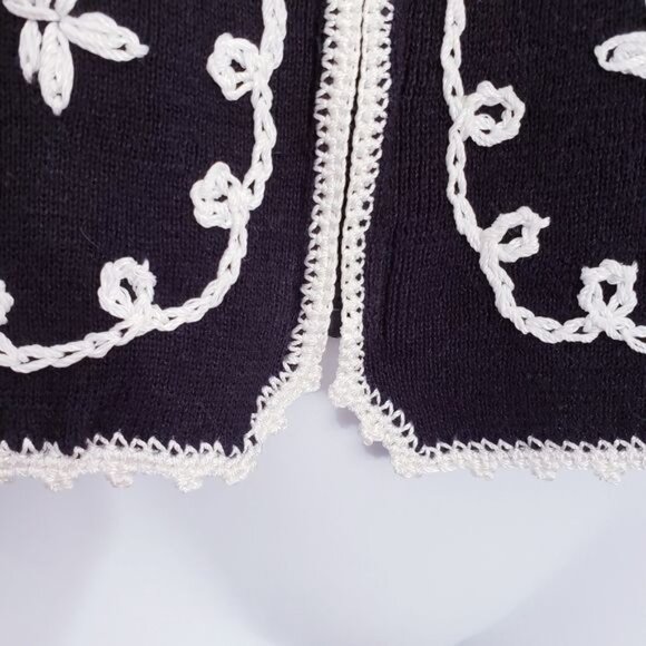 Vintage Black White Contrast Embroidered Short Sleeve Top Size S - Picture 5 of 8